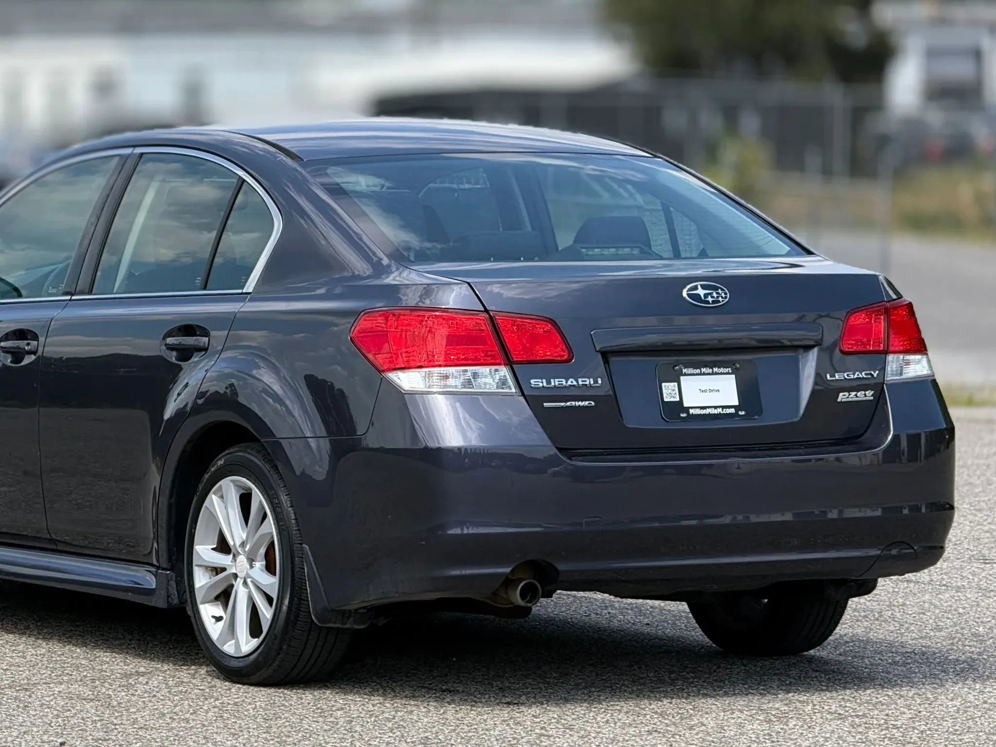 Used 2013 Subaru Legacy 2.5i Premium w/ All-Weather Pkg AWD/4WD image 16