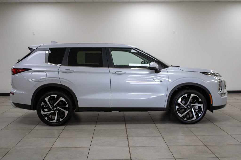 New 2023 Mitsubishi Outlander SEL image 10