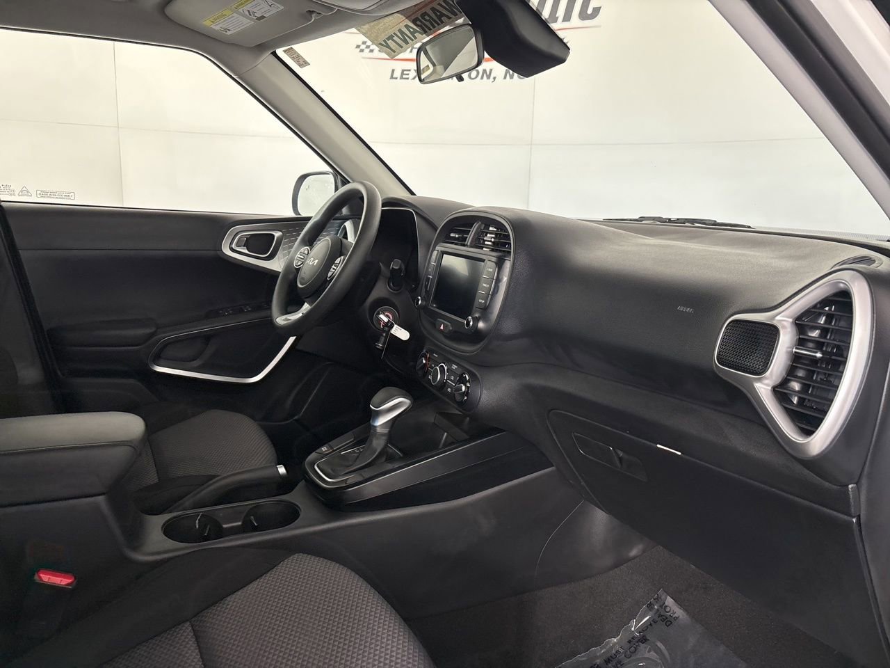 Used 2025 Kia Soul LX w/ LX Technology Package image 28