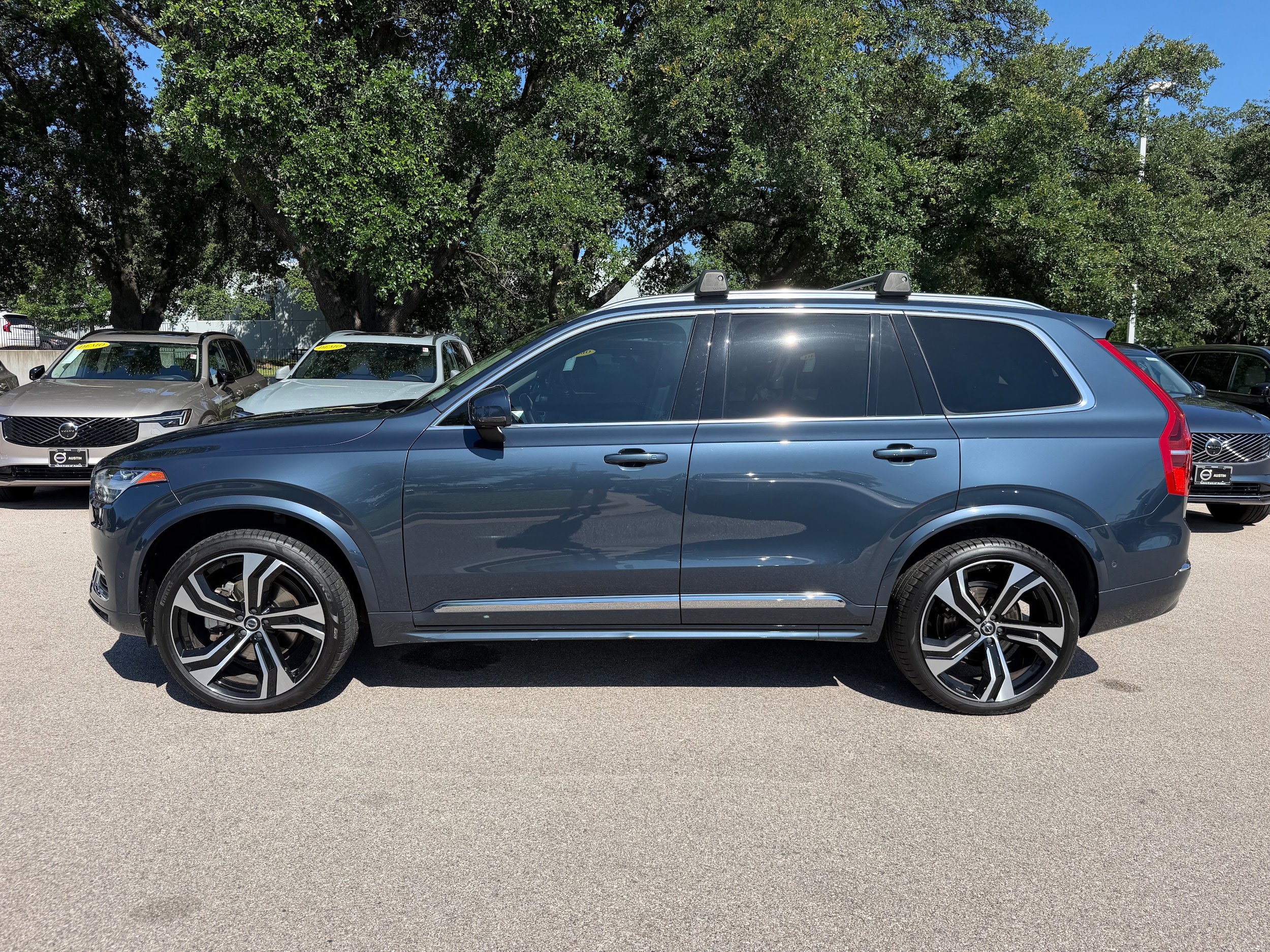 Certified 2024 Volvo XC90 B6 Ultimate w/ Lounge Package AWD/4WD image 3