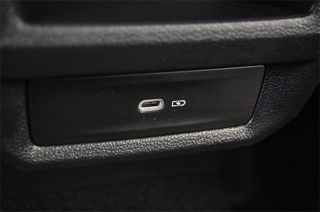 New 2025 Volkswagen Taos SE image 22