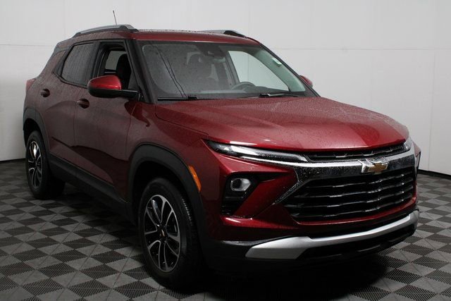 Used 2025 Chevrolet TrailBlazer LT image 1