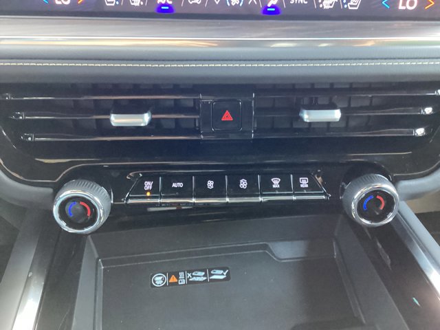 New 2025 Chevrolet Suburban Premier w/ Sun And Tow Package RWD image 31