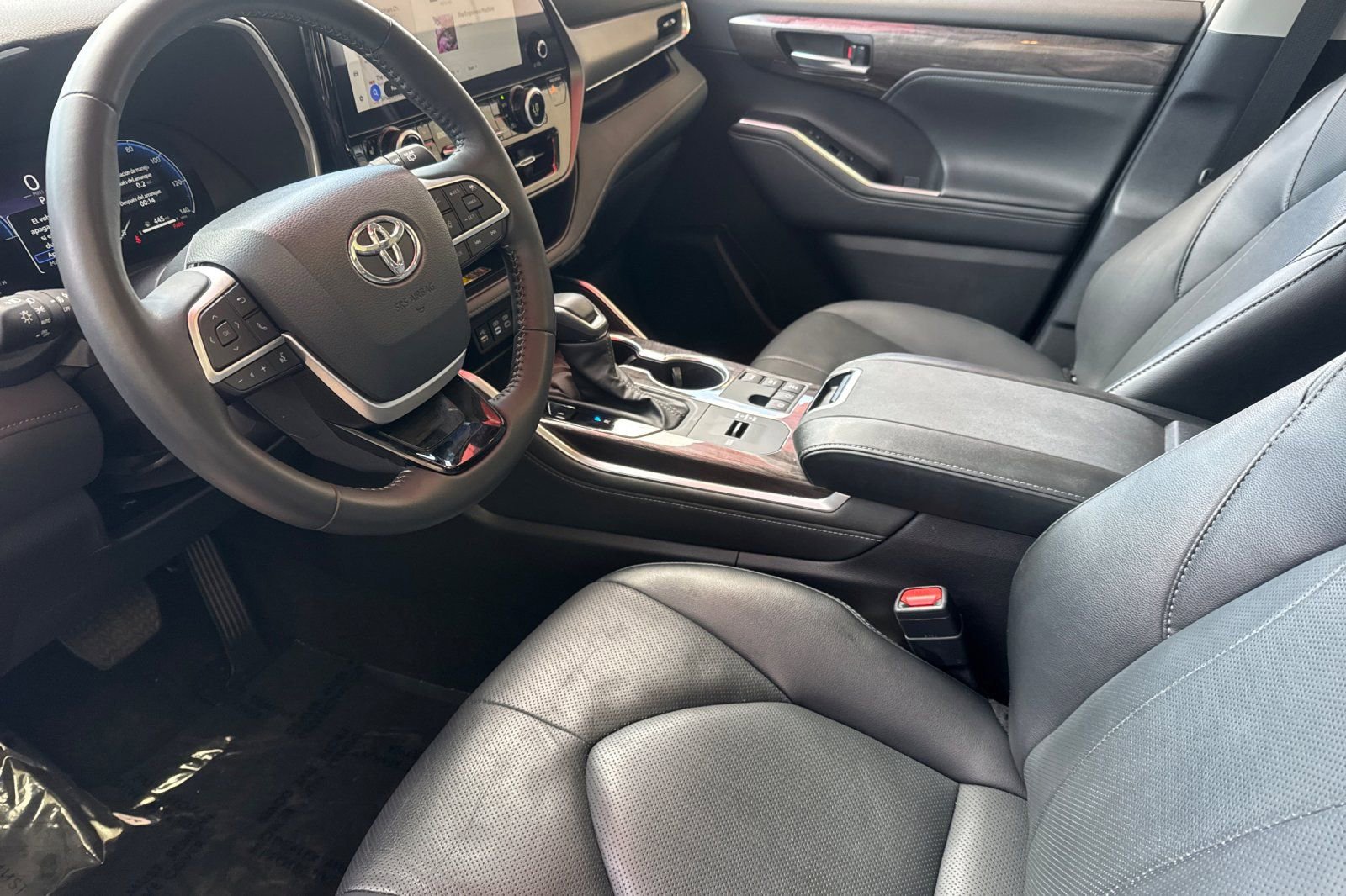 Certified 2026 Toyota Highlander Limited AWD/4WD image 12