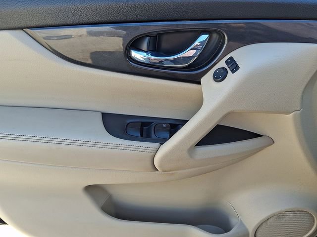 Used 2017 Nissan Rogue S image 12