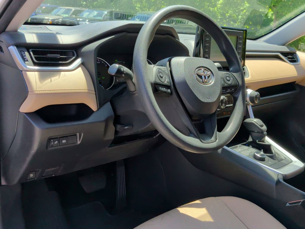 Used 2022 Toyota RAV4 XLE AWD/4WD image 13