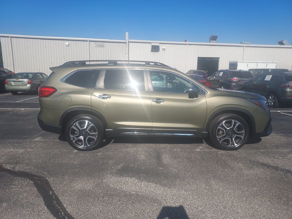 Used 2023 Subaru Ascent Touring AWD/4WD image 8