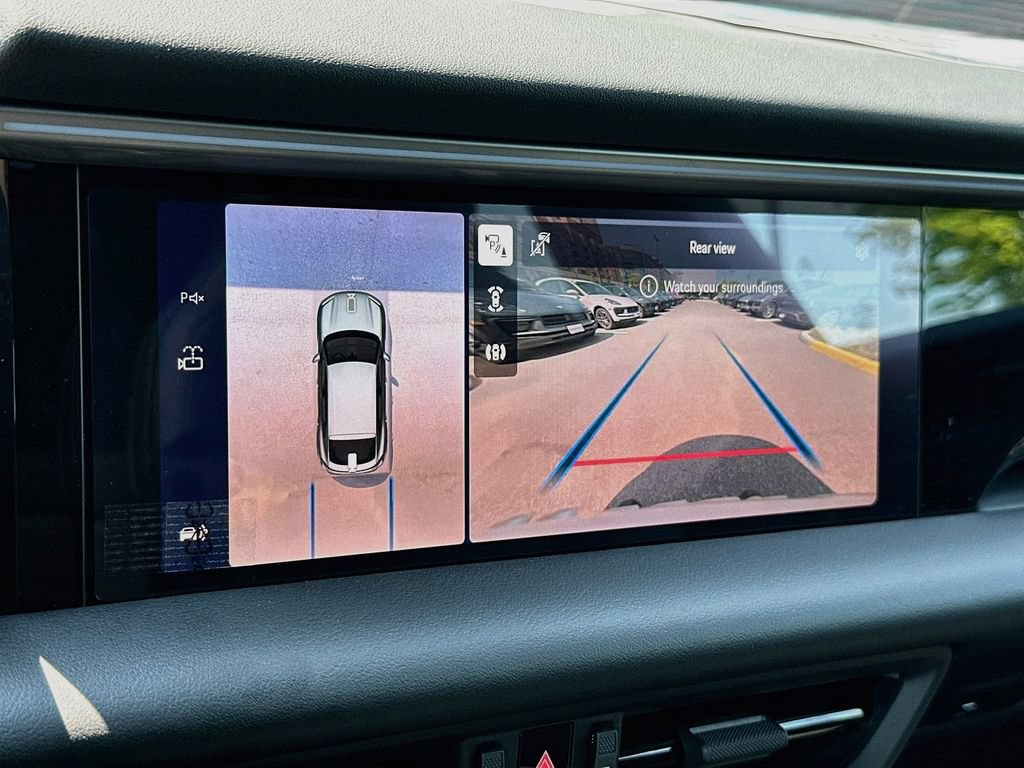 New 2026 Porsche Macan 4 Electric AWD/4WD image 17