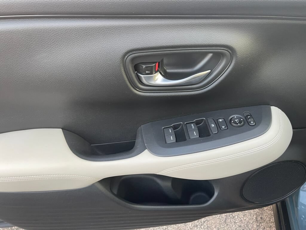 Used 2024 Honda HR-V LX image 7