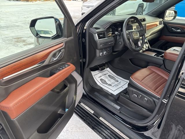 Used 2024 GMC Yukon Denali Ultimate image 10