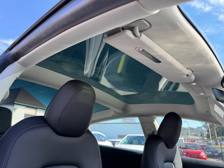Used 2023 Tesla Model 3 Standard Range image 34