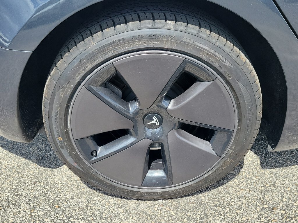 Used 2023 Tesla Model 3 Standard Range RWD image 5