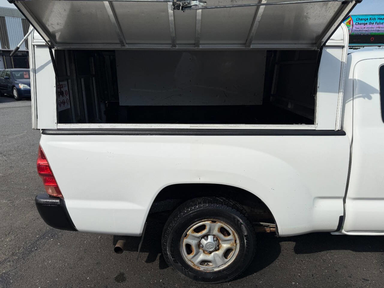 Used 2015 Toyota Tacoma 2WD Access Cab w/ Convenience Package image 22