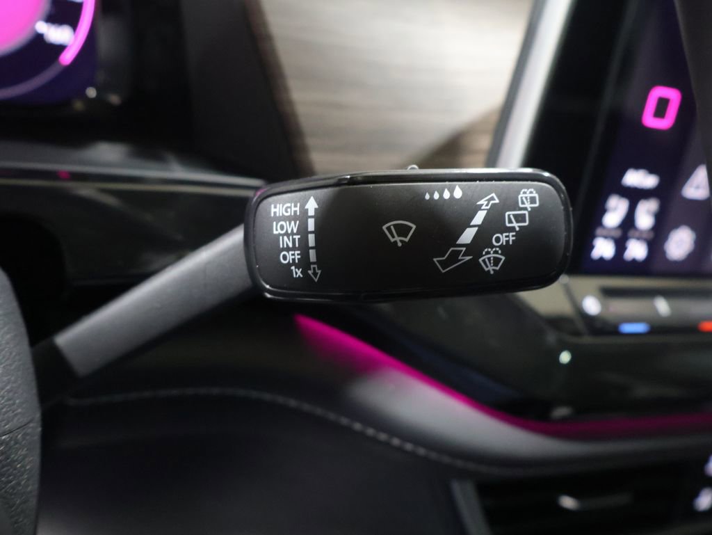 Used 2025 Volkswagen Atlas SEL Premium R-Line image 38