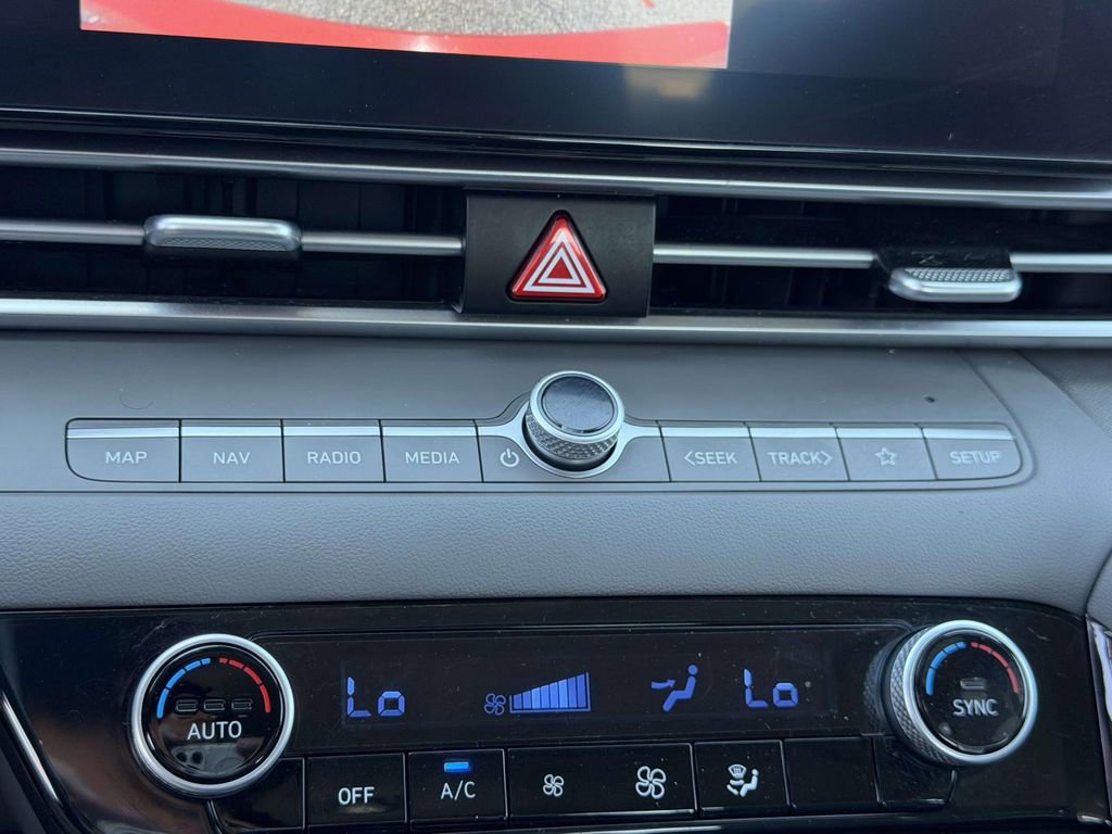 Certified 2023 Hyundai Elantra SEL w/ Convenience Package FWD image 29