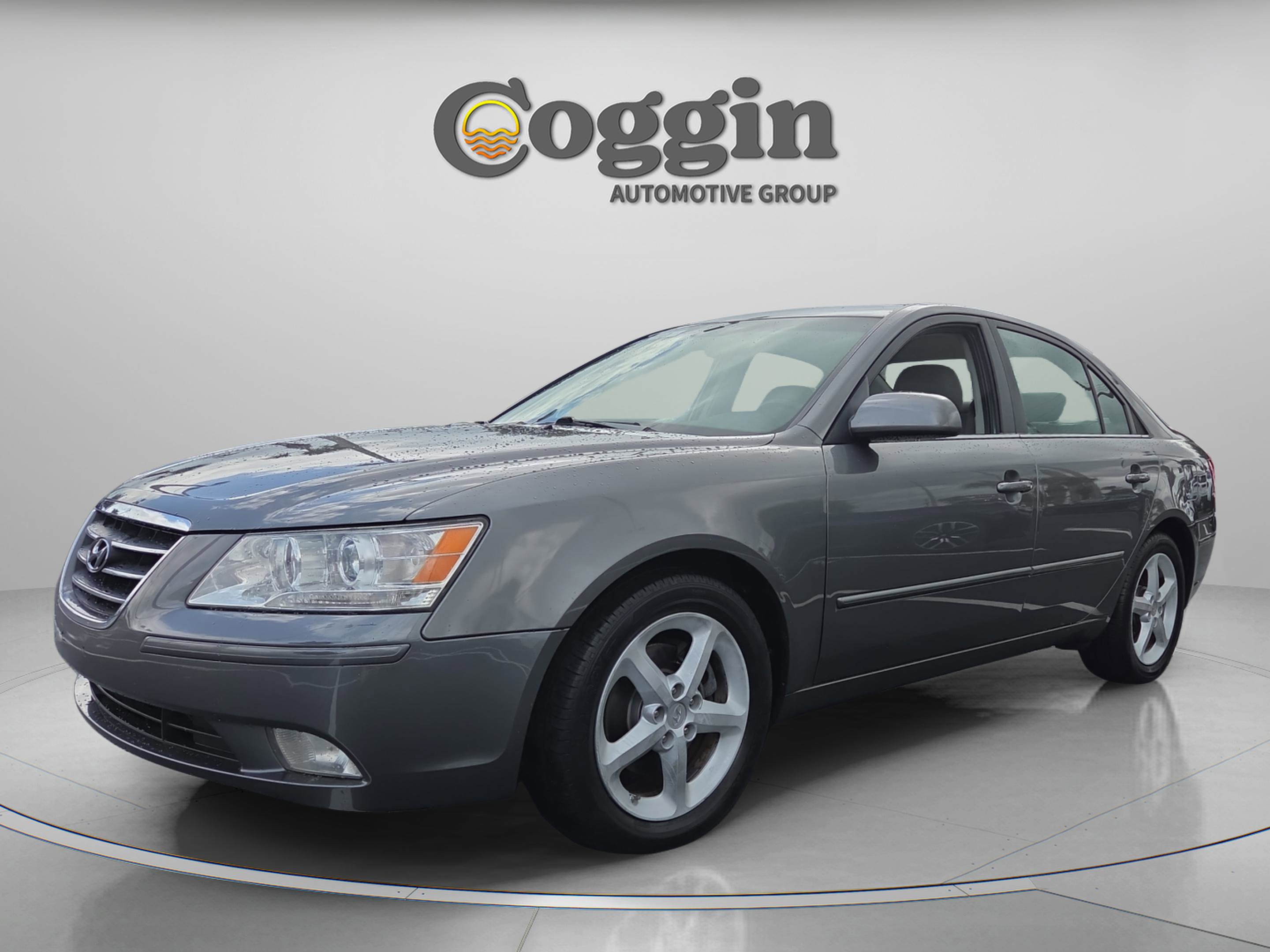 Used 2010 Hyundai Sonata SE FWD image 1