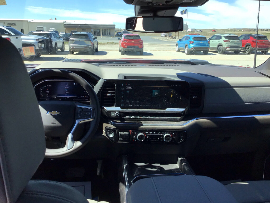 Used 2025 Chevrolet Silverado 3500 LTZ w/ LTZ Convenience Package image 14