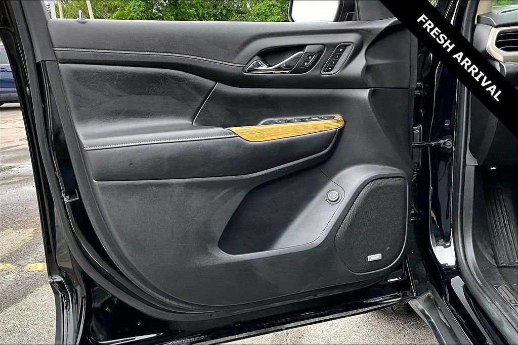 Used 2019 GMC Acadia Denali w/ Technology Package FWD image 18