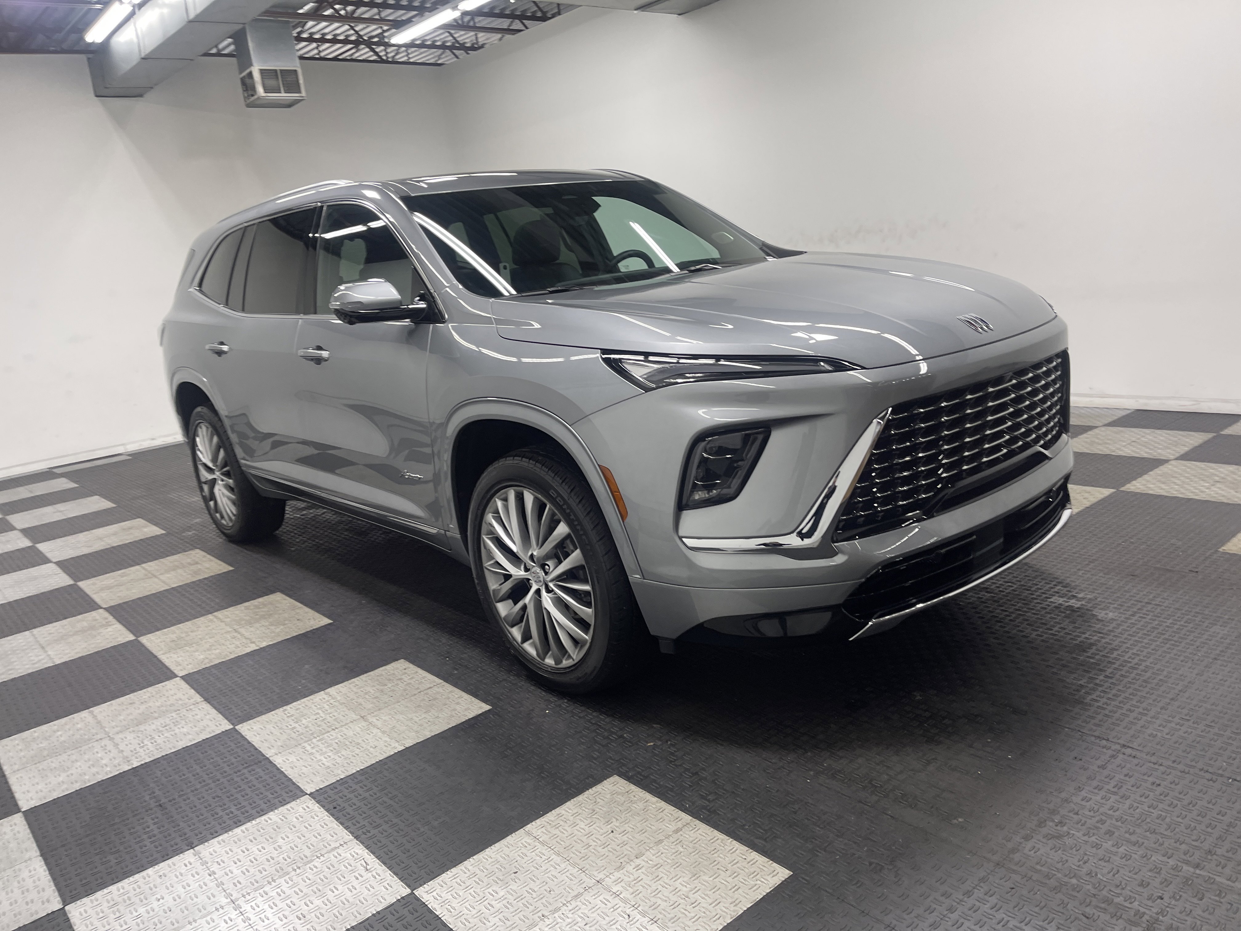 Used 2026 Buick Enclave Avenir image 6