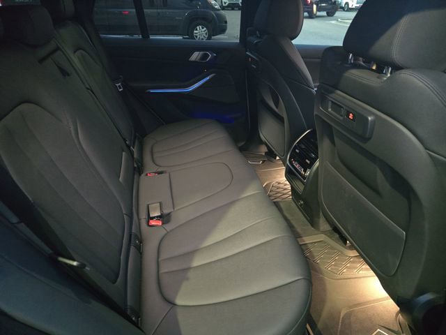 Used 2021 BMW X5 xDrive40i w/ Premium Package image 11