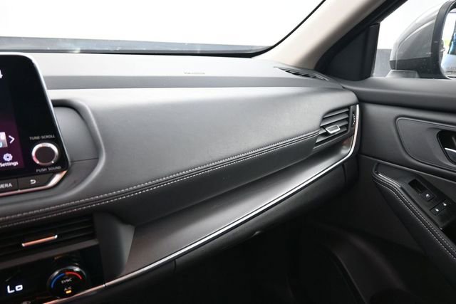 Used 2025 Nissan Rogue SV AWD/4WD image 20