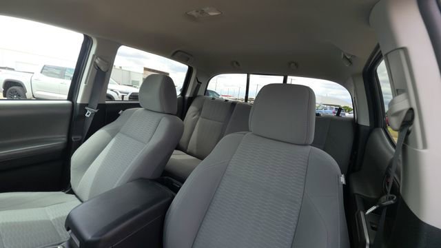 Used 2017 Toyota Tacoma SR5 w/ Tow Package RWD image 14