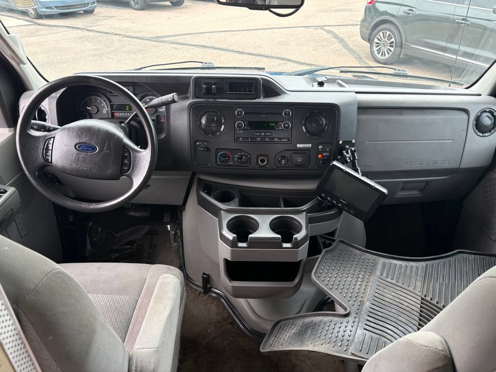Used 2016 Ford E-450 and Econoline 450 Super Duty RWD image 24
