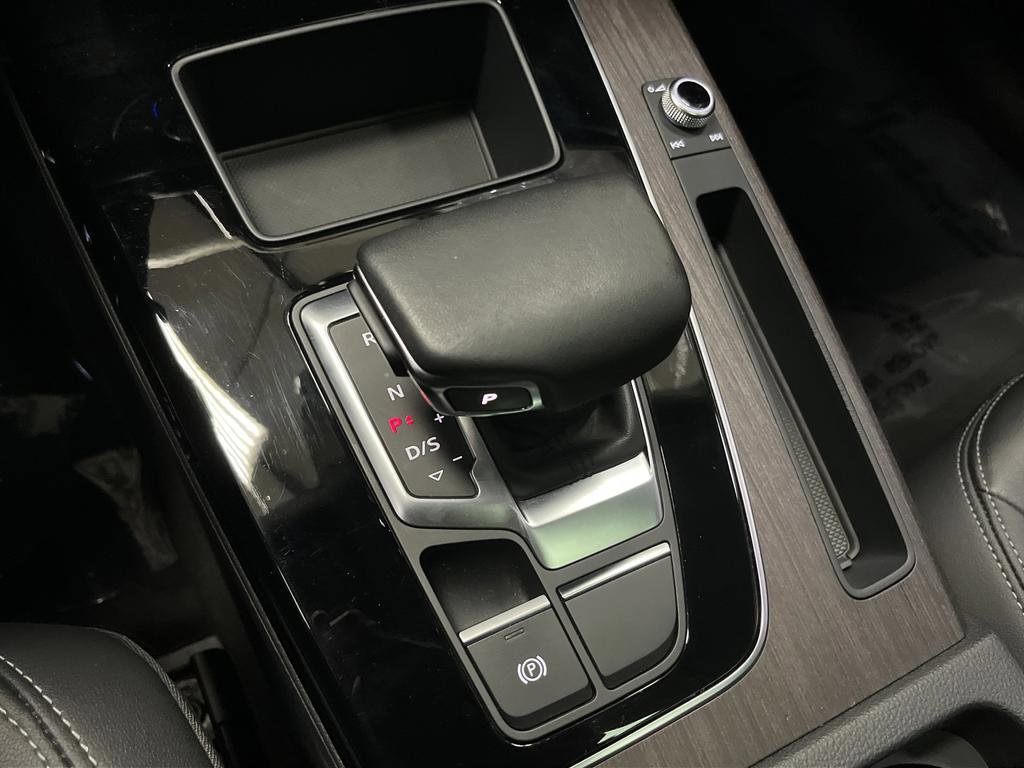 Used 2023 Audi Q5 2.0T Premium w/ Convenience Package image 21