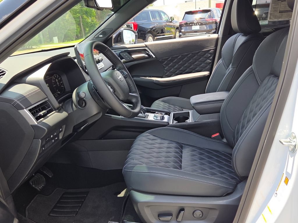 New 2026 Nissan Rogue Platinum AWD/4WD image 3