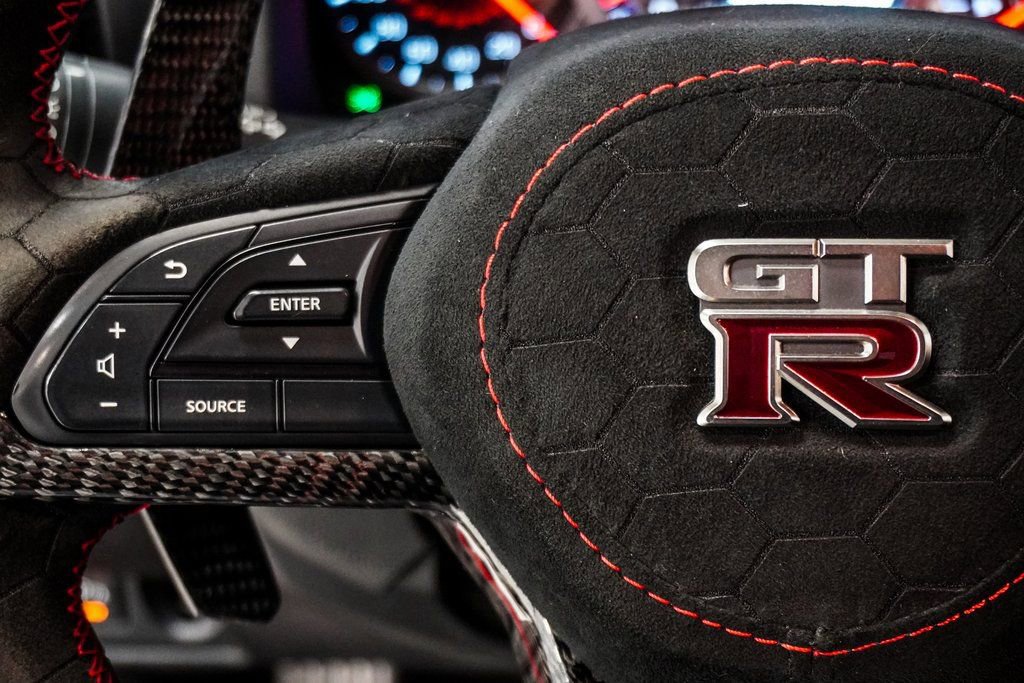 Used 2017 Nissan GT-R Premium AWD/4WD image 26