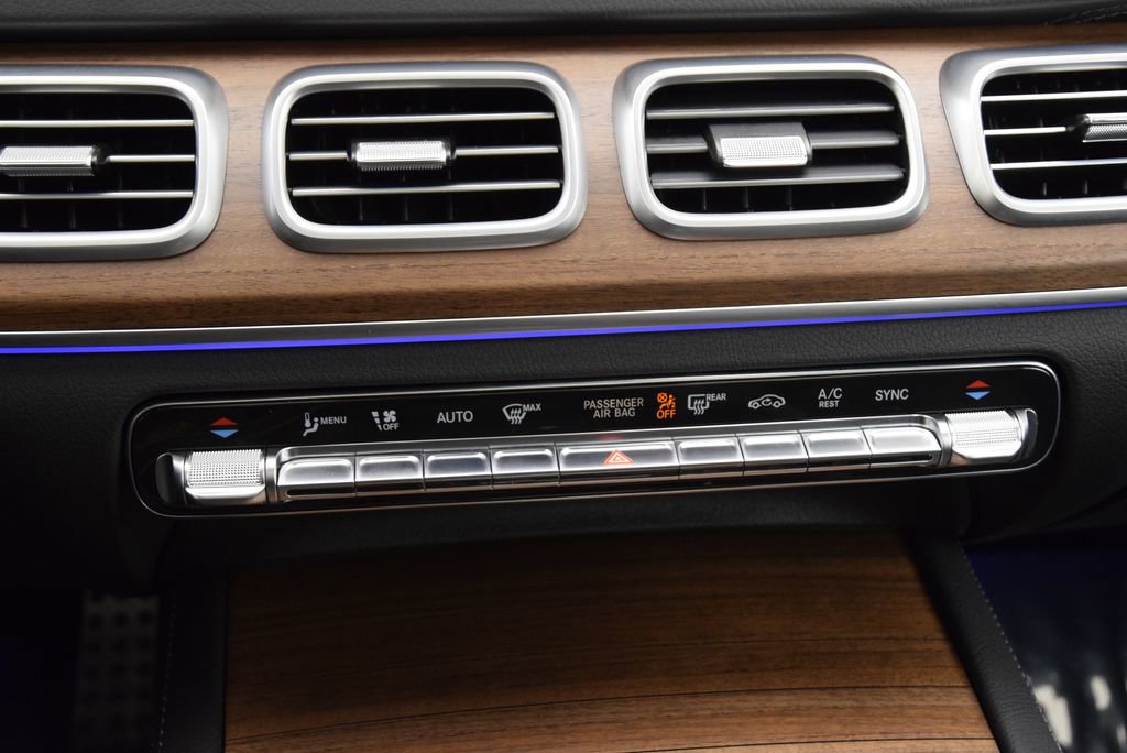 Used 2025 Mercedes-Benz GLS 450 4MATIC image 32