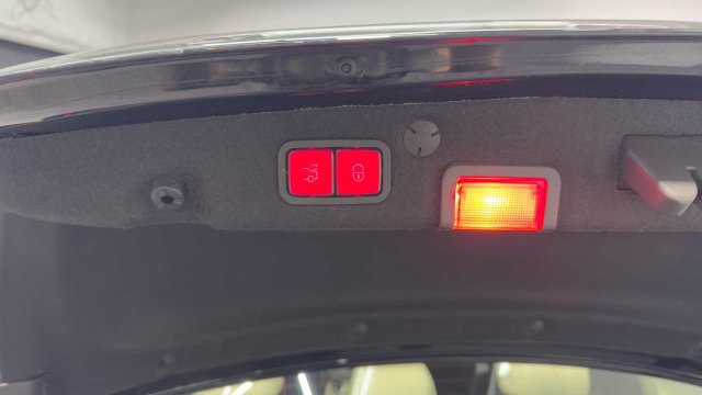 Used 2019 Mercedes-Benz C 300 Sedan image 33