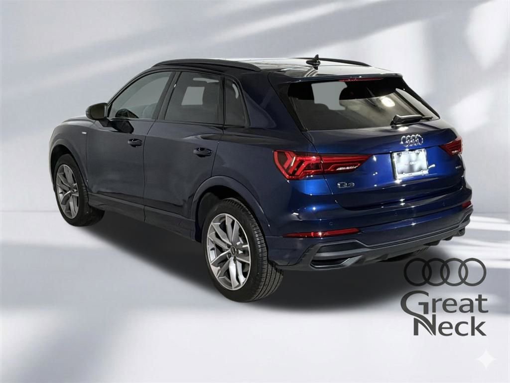 Certified 2025 Audi Q3 2.0T Premium w/ Convenience Package image 9