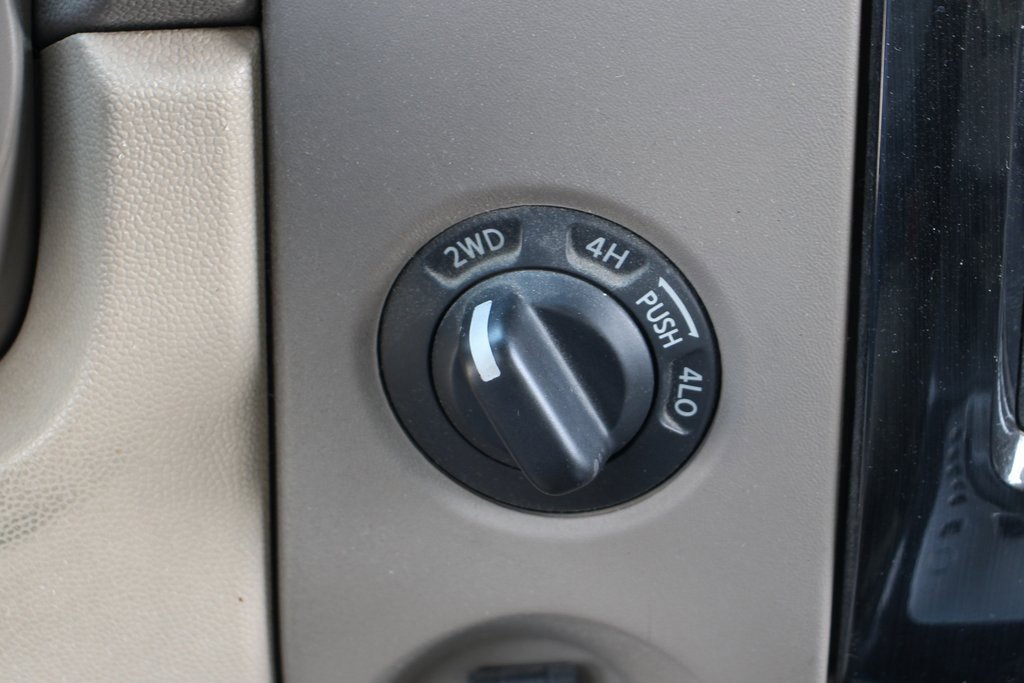 Used 2013 Nissan Titan SV w/ SV Value Truck Pkg image 28