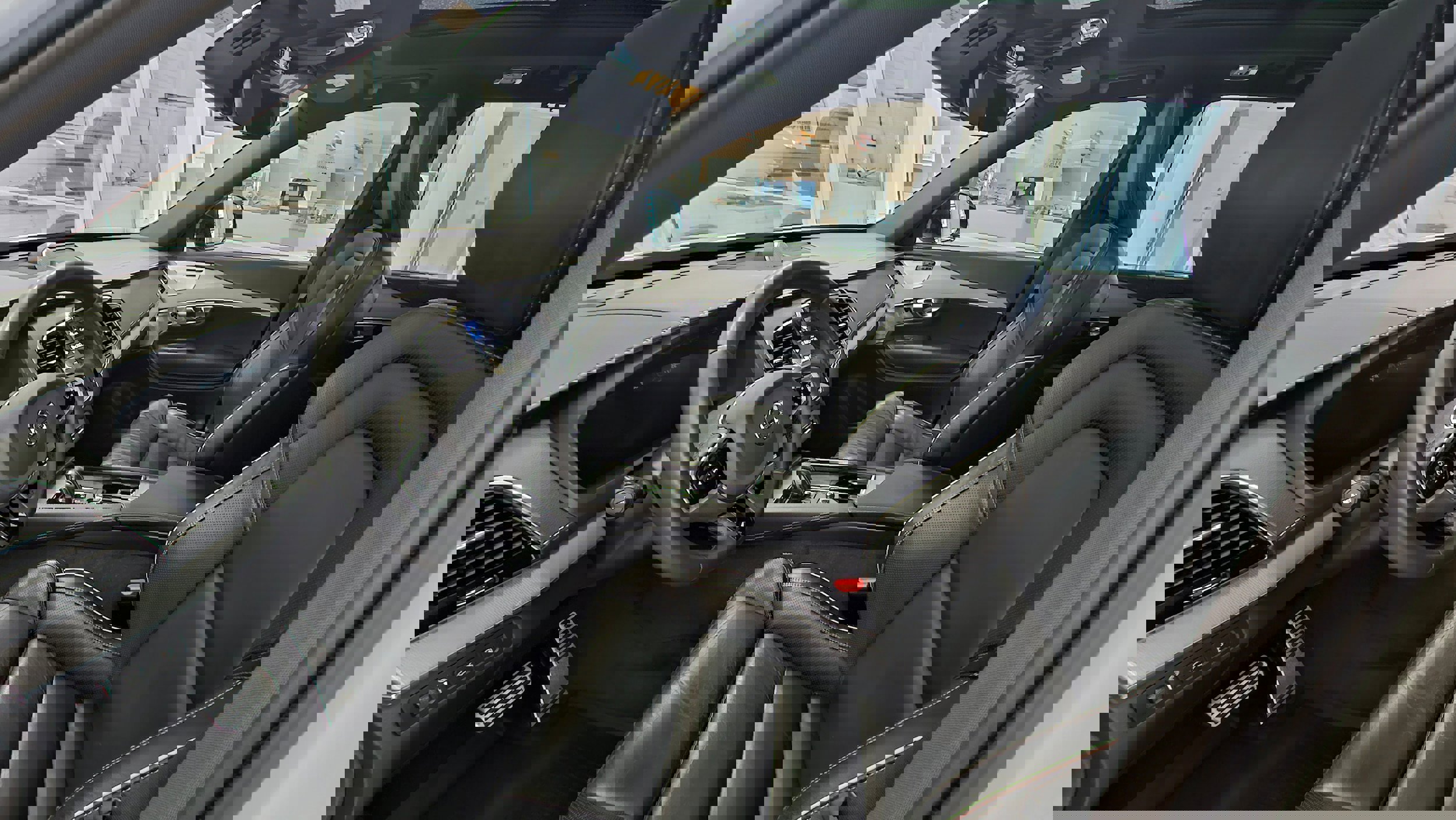 Certified 2022 Volvo XC90 T8 R-Design w/ Advanced Package image 22