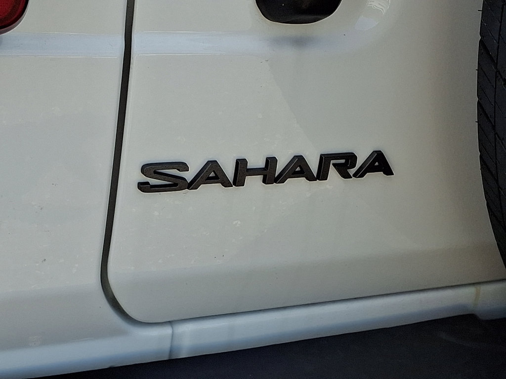 Used 2025 Jeep Wrangler Unlimited Sahara AWD/4WD image 17