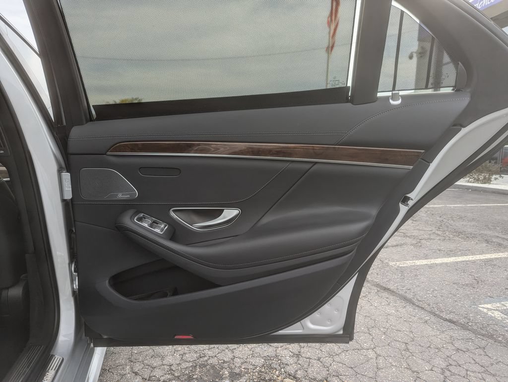 Used 2016 Mercedes-Benz S 550 4MATIC Sedan image 38
