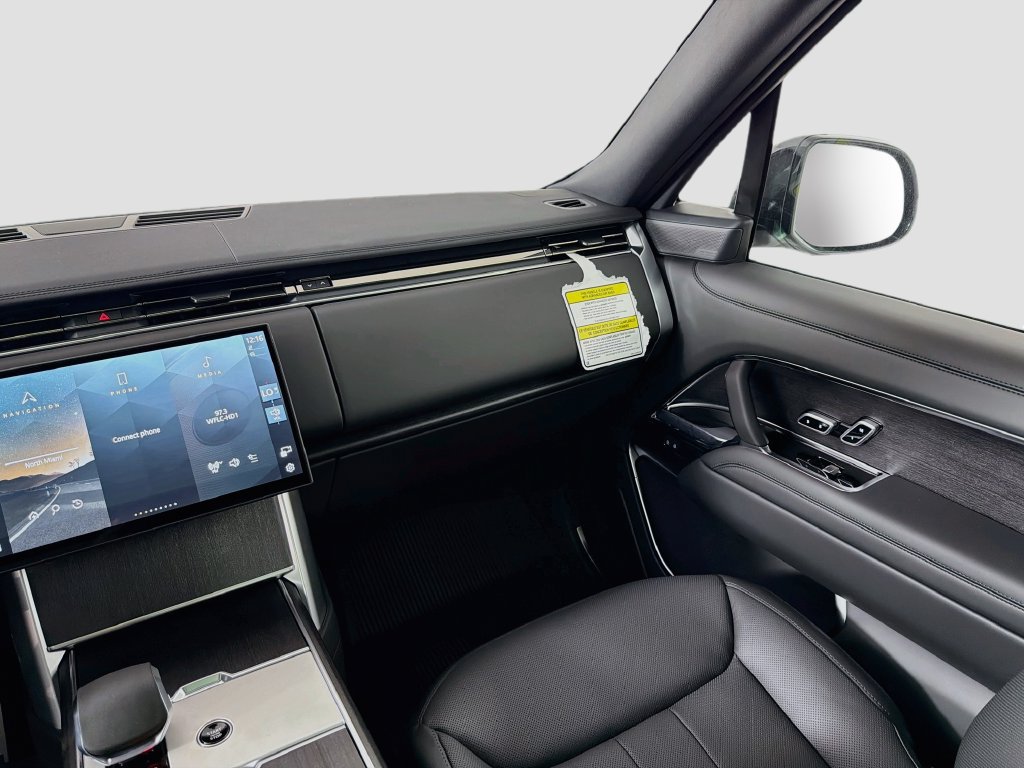 New 2026 Land Rover Range Rover Long Wheelbase SE AWD/4WD image 25