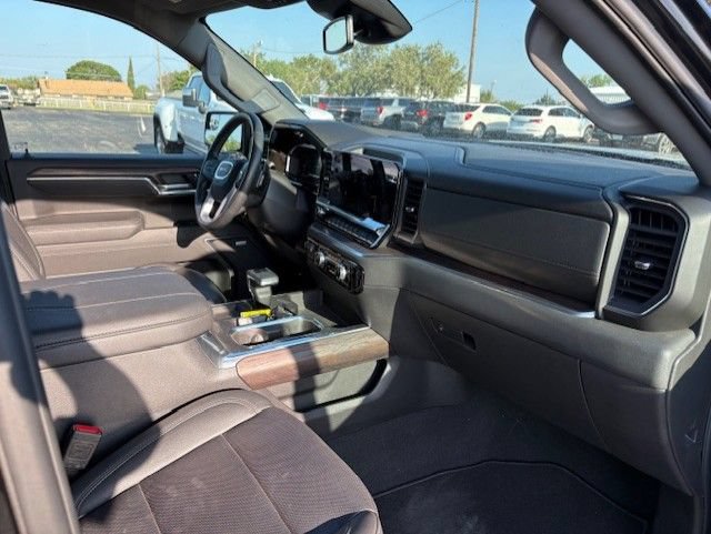 Used 2025 GMC Sierra 1500 SLT AWD/4WD image 19