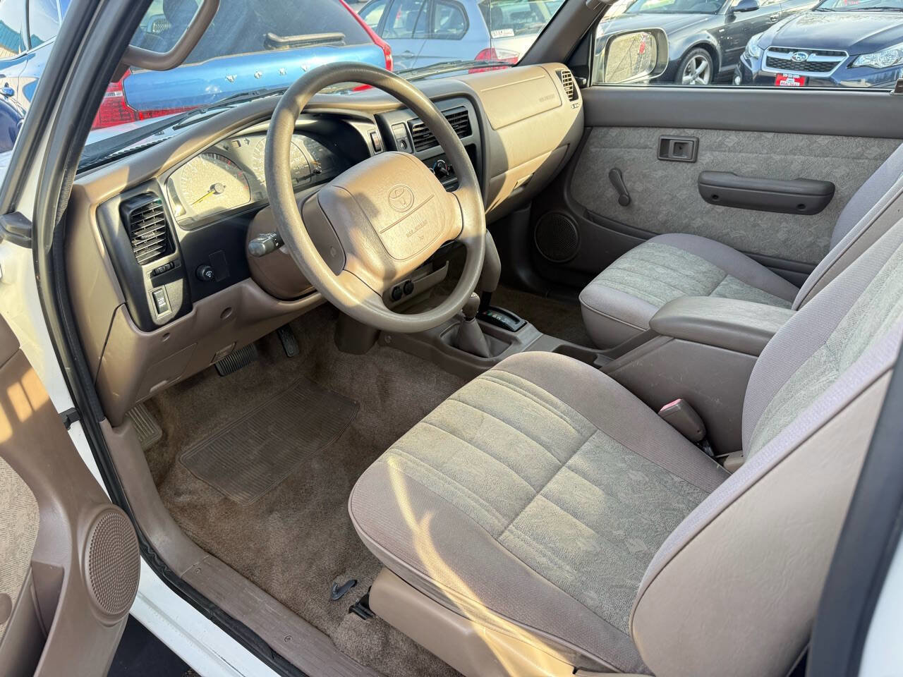 Used 2000 Toyota Tacoma 4x4 Regular Cab image 3