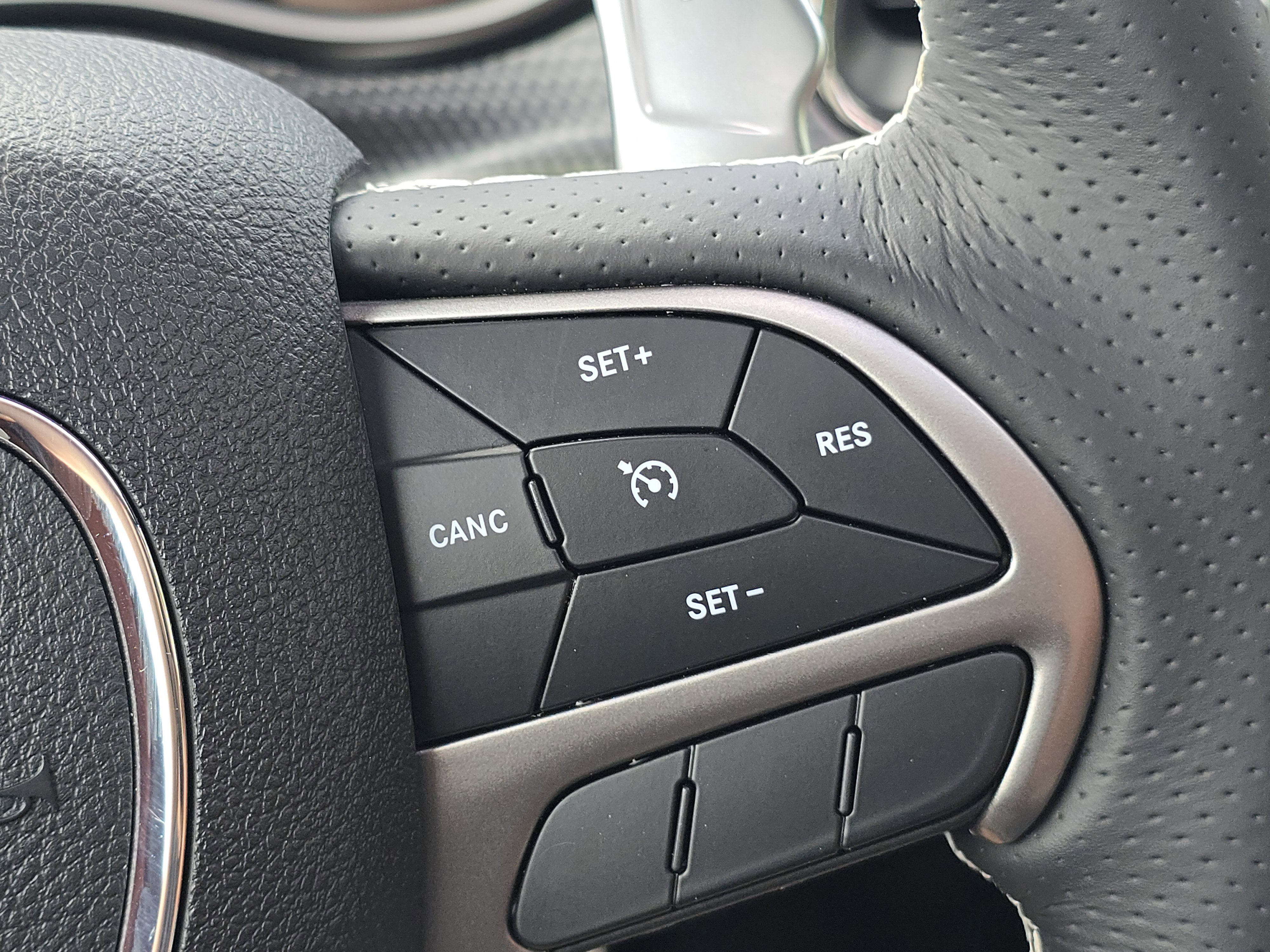 Used 2017 Dodge Challenger SRT Hellcat image 12