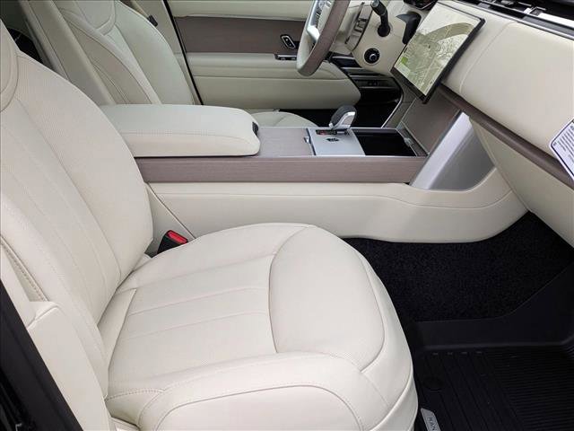 New 2026 Land Rover Range Rover SE image 18