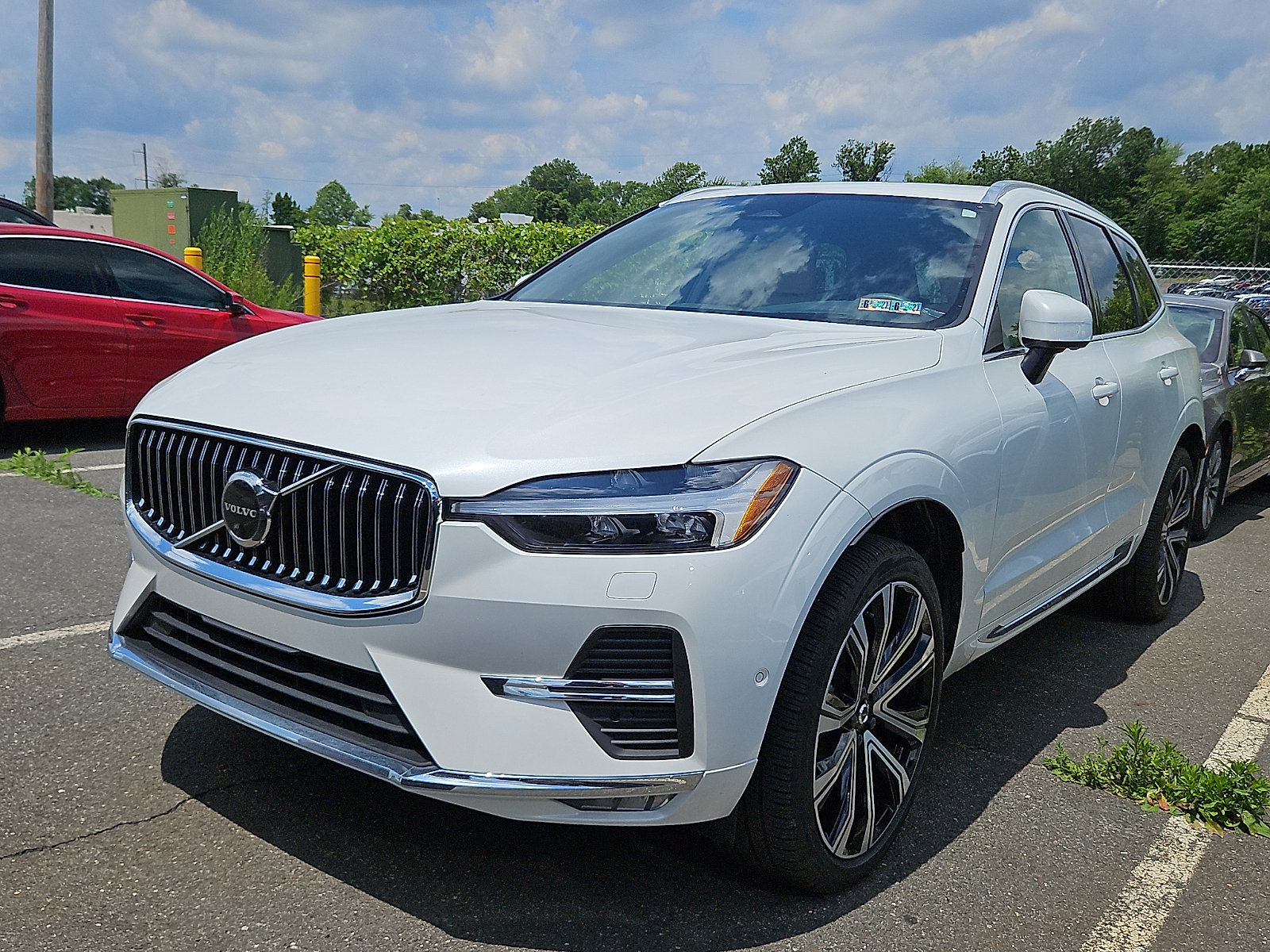 Used 2023 Volvo XC60 B5 Ultimate w/ Climate Package AWD/4WD image 2