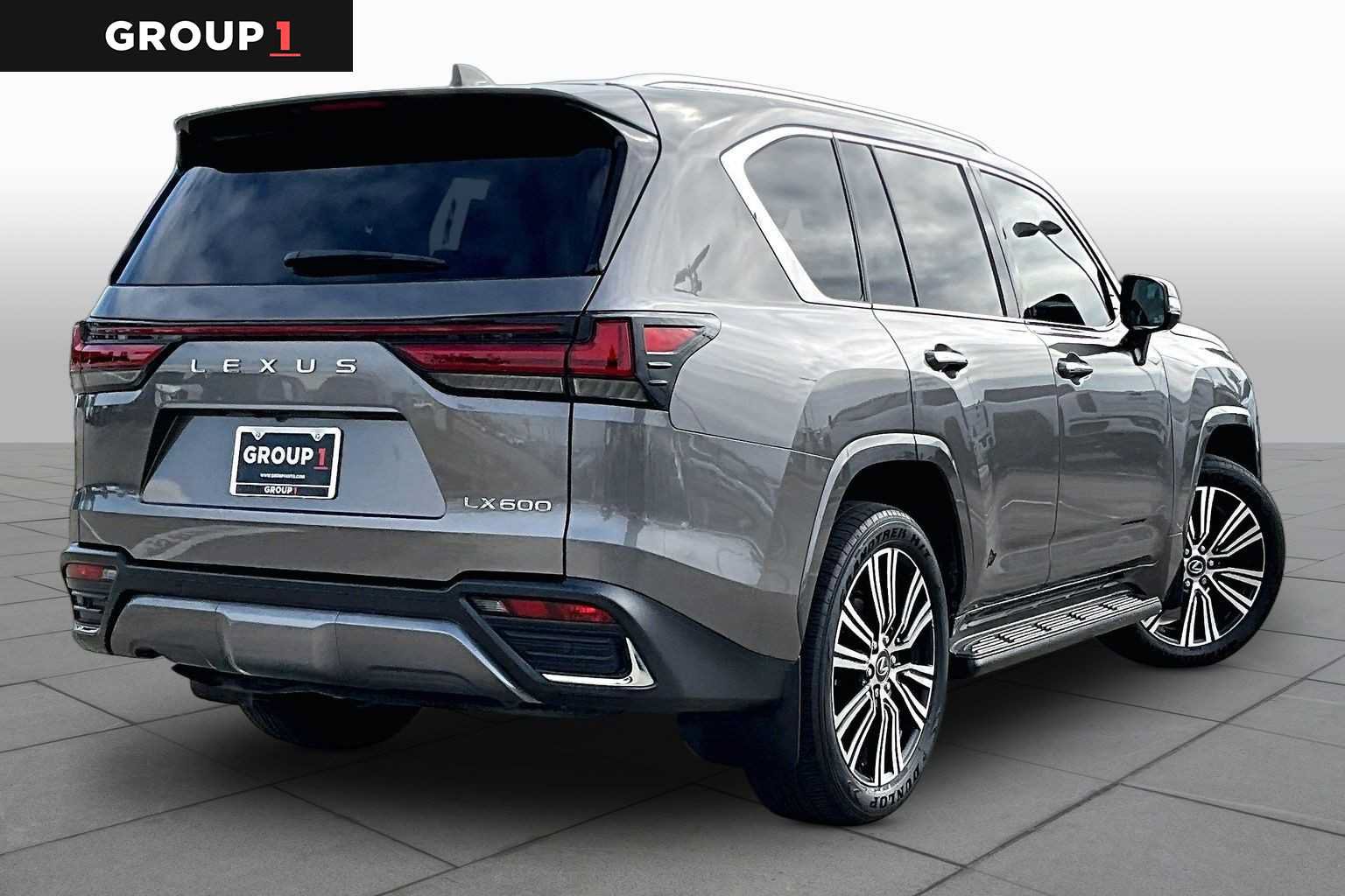 Used 2025 Lexus LX 600 4WD w/ Accessory Package (2T) image 11