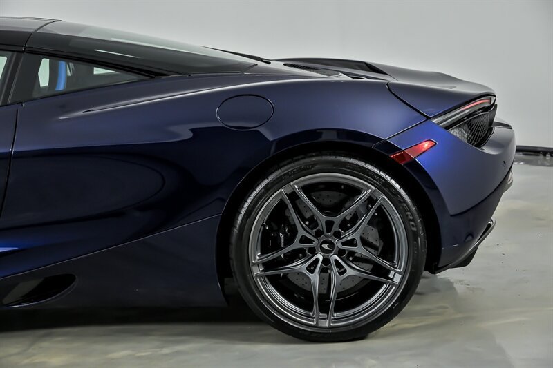 Used 2019 McLaren 720S Performance RWD image 12