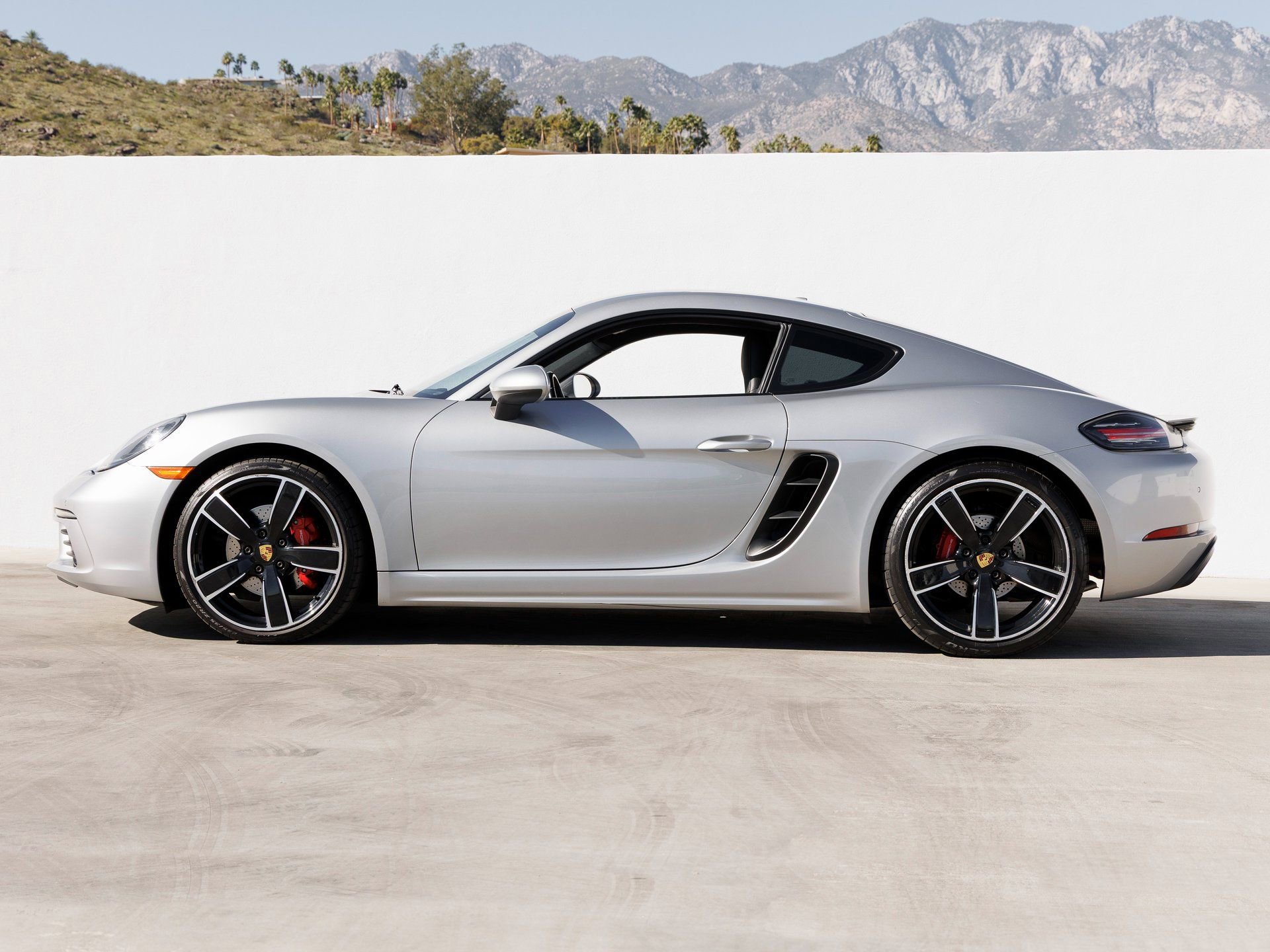 Certified 2018 Porsche 718 Cayman S image 2