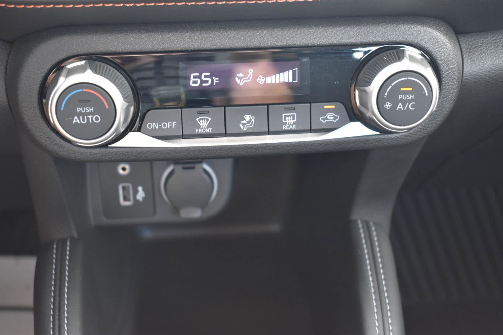 Used 2020 Nissan Kicks SR image 40