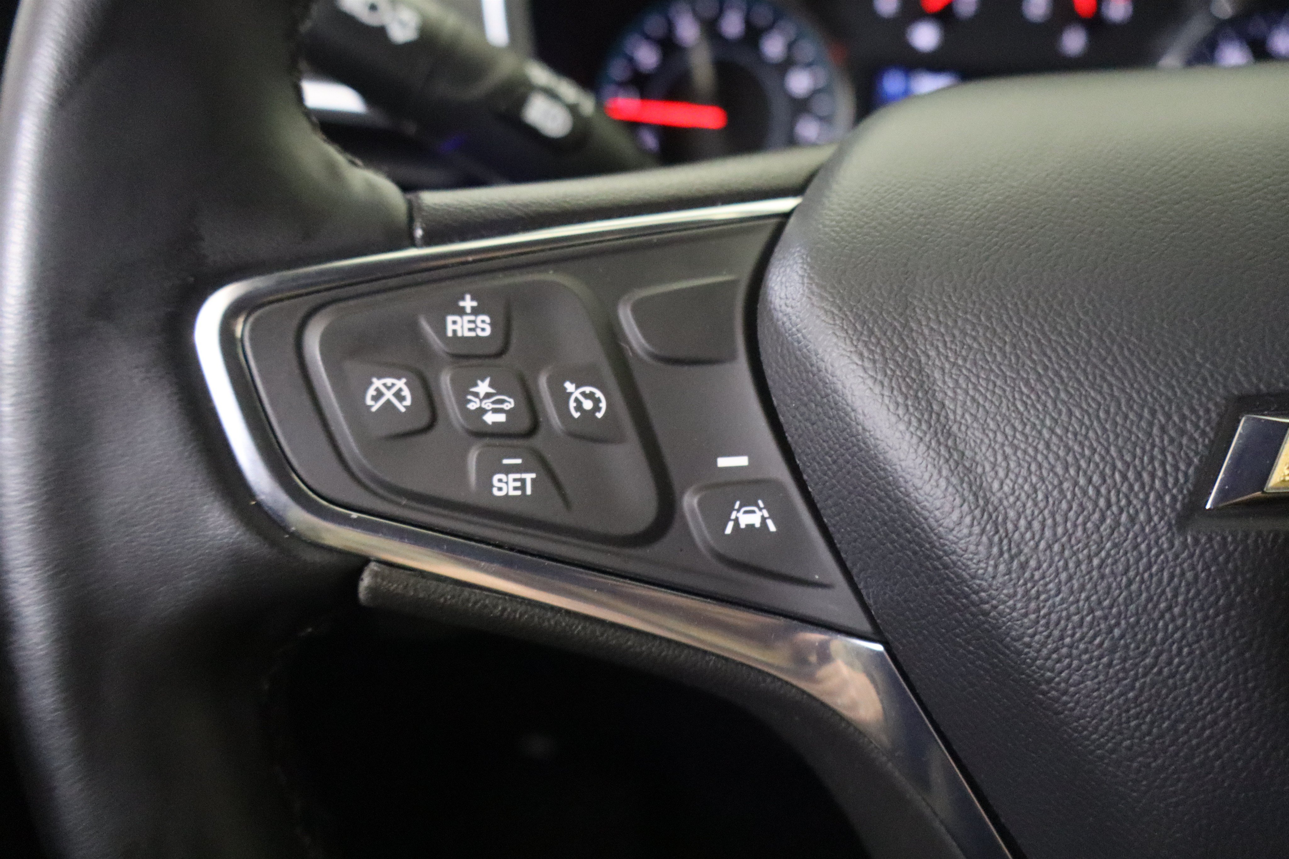 Used 2024 Chevrolet Equinox LT w/ LPO, Floor Liner Package FWD image 31