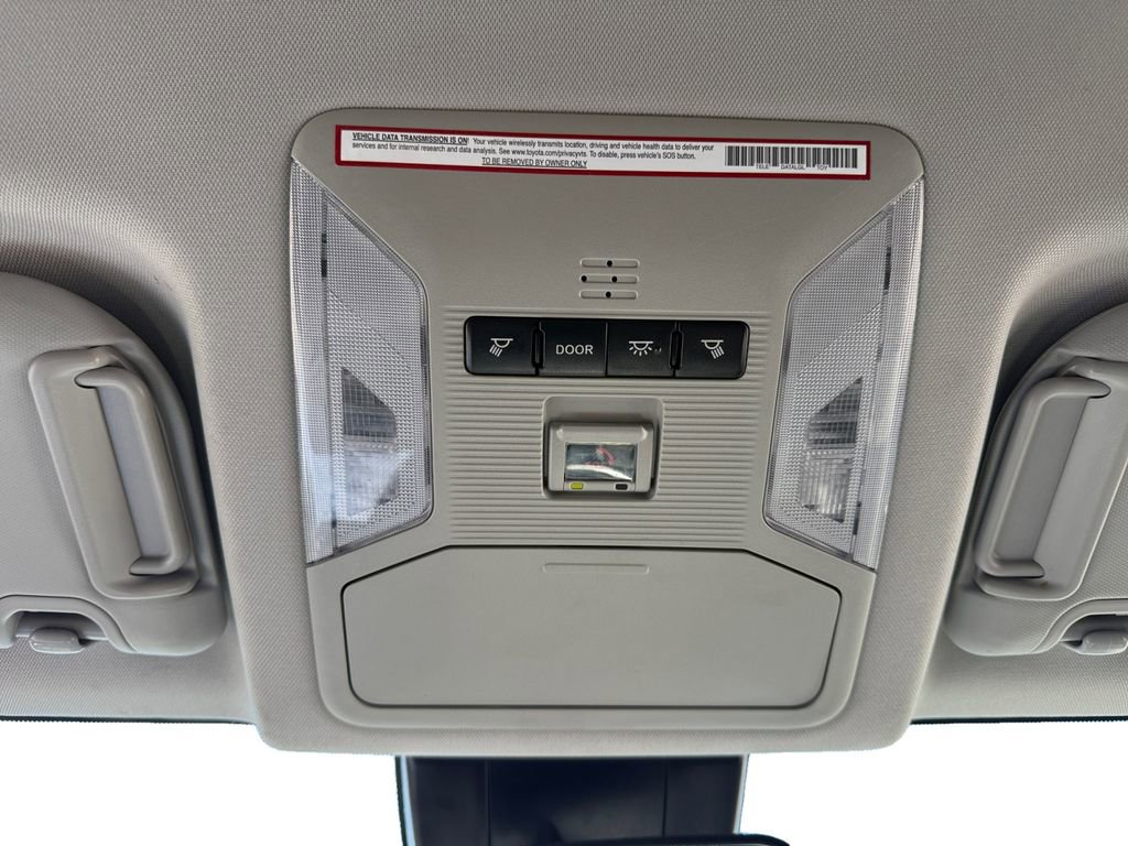 Used 2021 Toyota RAV4 XLE AWD/4WD image 20