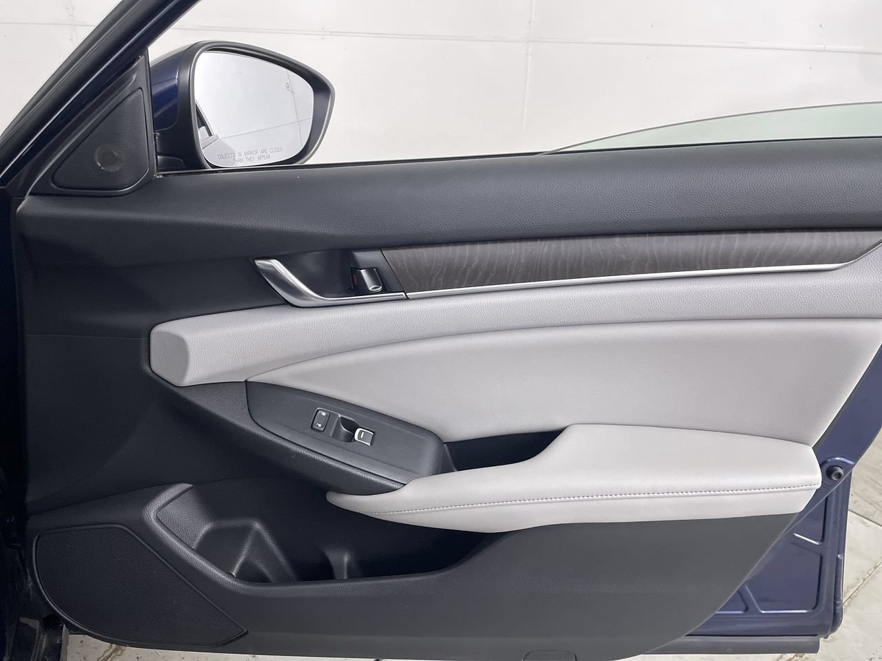 Used 2019 Honda Accord EX image 24